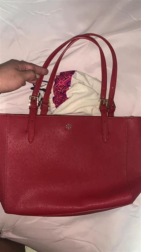 como saber si una bolsa tory burch es original